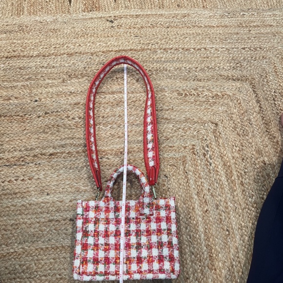 Stylish tweed crossbody bucket purse - Picture 3 of 7